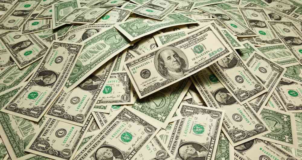 Para 2022, se espera un aumento de las remesas en un 2,6 %, según las previsiones macroeconómicas mundiales.