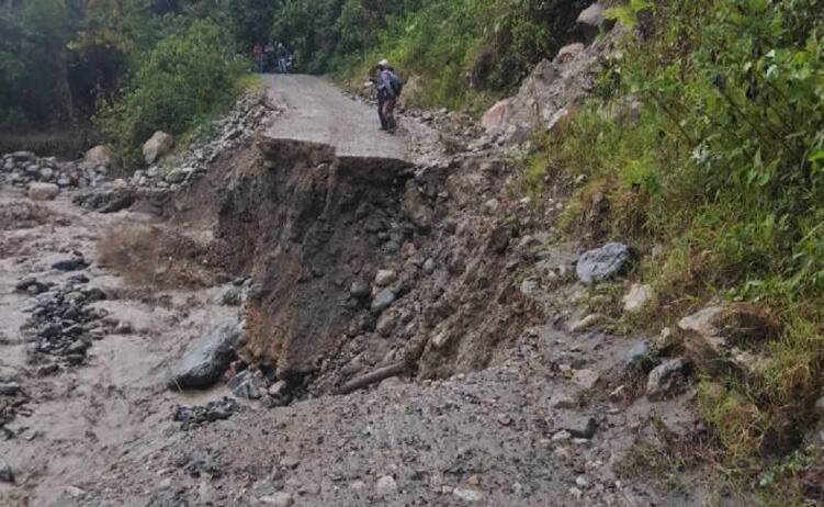 Nueve kilómetros de vía se vieron afectados.