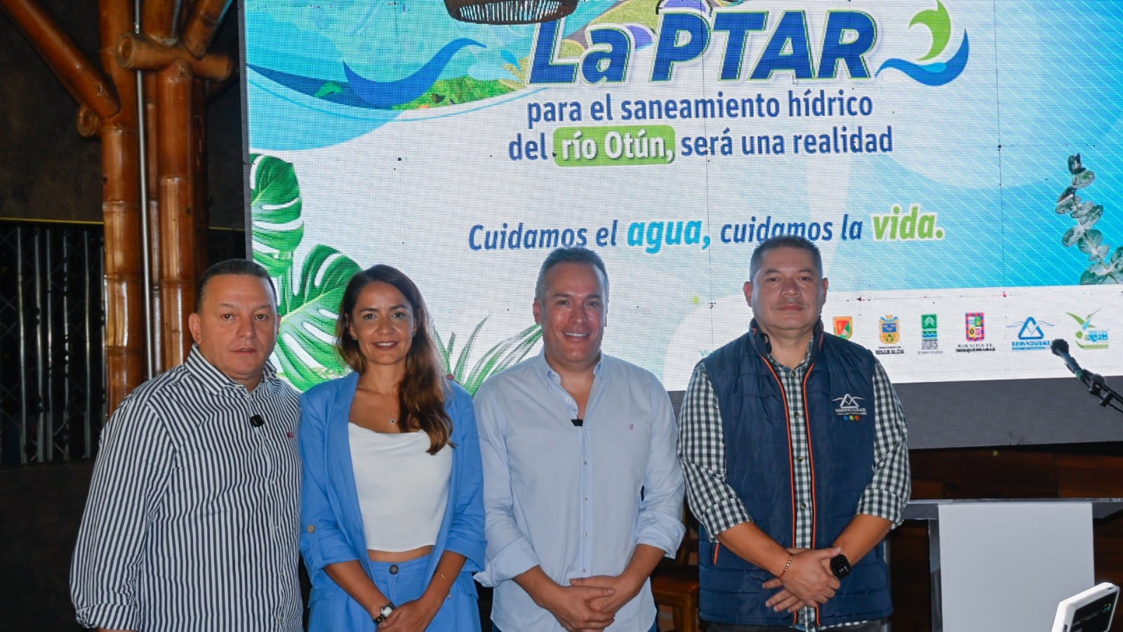 El alcalde, Mauricio Salazar Peláez, calificó la firma del convenio como un avance histórico para Pereira y destacó que la PTAR permitirá sanear las fuentes hídricas del municipio, con efectos positivos que trascienden el ámbito local.