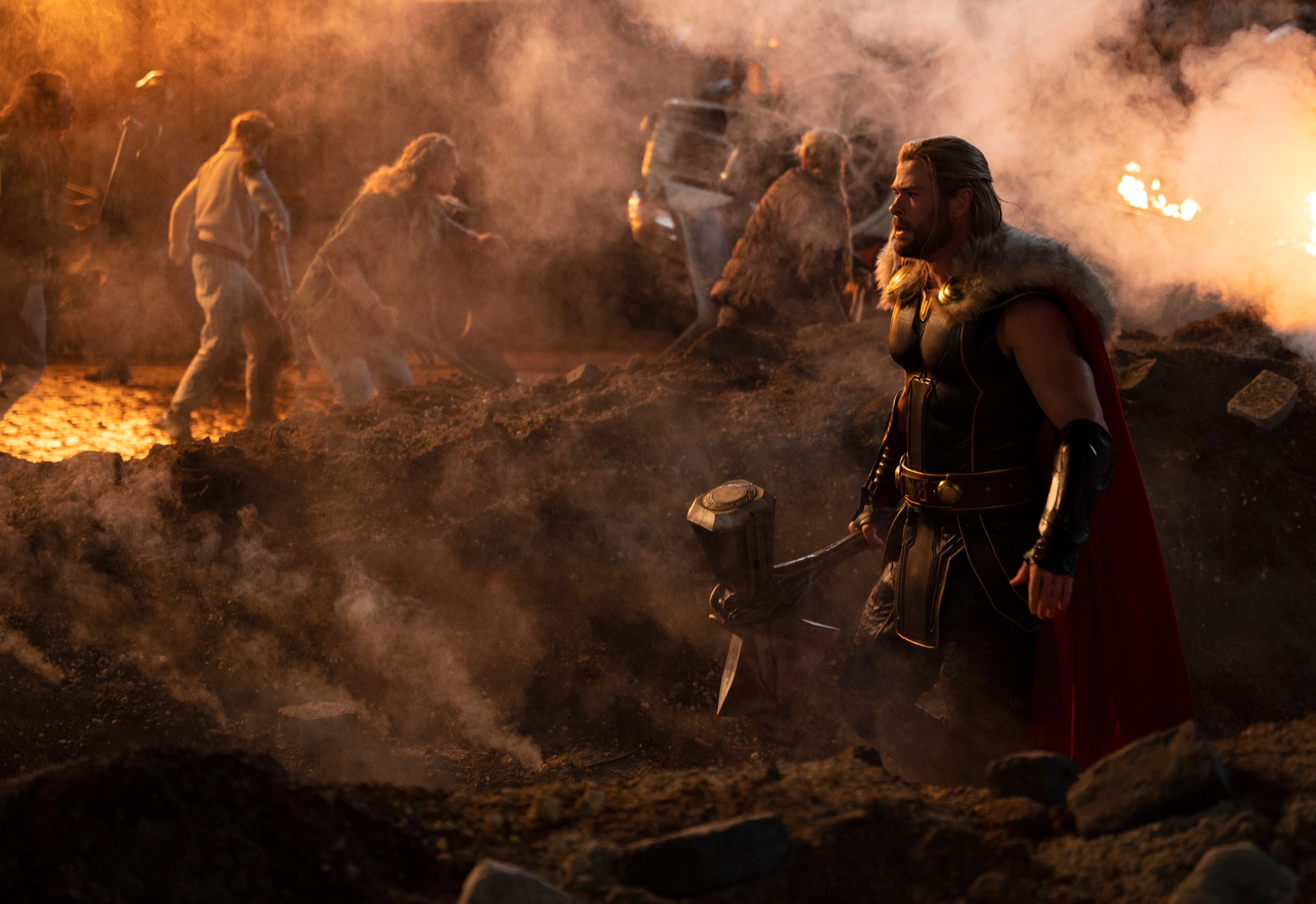 Chris Hemsworth es Thor en THOR: LOVE AND THUNDER. Foto: Jasin Boland.