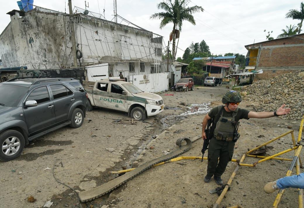 Ataque a estación de policía de Morales cauca por parte de disidencias de las FARC