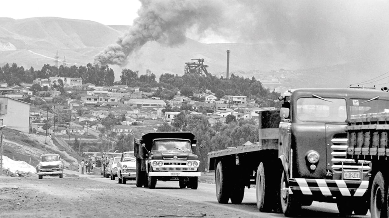 El autor abandona el tono académico de su vida para mezclar una narración de vida en la carretera con su sensata mirada a un país y una región.
