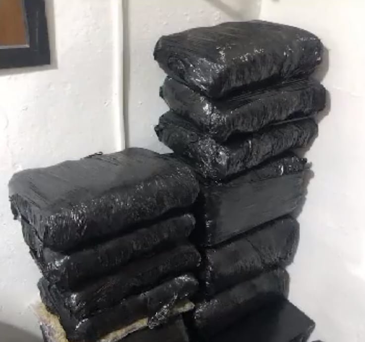 Estupefaciente incautada durante el operativo.