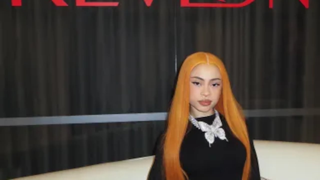 La estrella del rap estadounidense debuta en la industria de la belleza con una fragancia desarrollada junto a Revlon