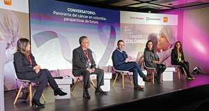 Lina Trujillo, subdirectora de Atención Médica del INC; Wilson Cubides, director ejecutivo de la Liga Colombiana Contra el Cáncer; Álvaro García, director ejecutivo de Foros Semana; Catalina Rincón, directora ejecutiva Oica; Ana Moya, coordinadora de proyectos de Fundación SENOSama.