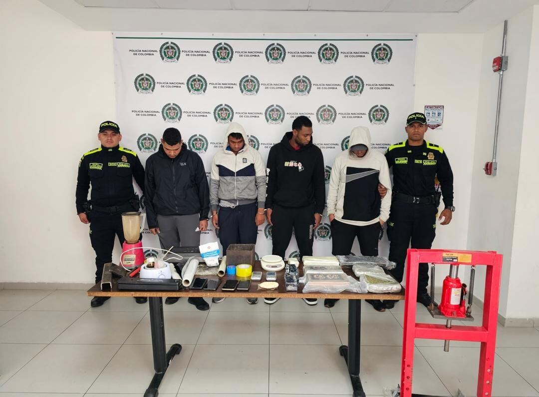 Denuncia por robo condujo a la Policía de Bogotá a descubrir una casa que era usada para fabricar drogas en Usaquén