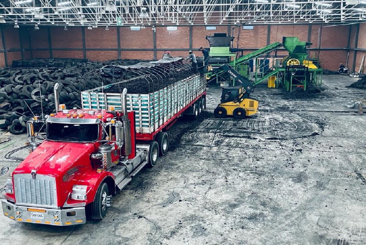 Planta de procesamiento de llantas usadas en Mosquera.