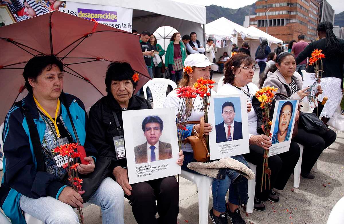 Familiares de desaparecidos conmemoran el Día Internacional de las Víctimas de Desaparición Forzada.  Foto: León Darío Peláez / SEMANA 