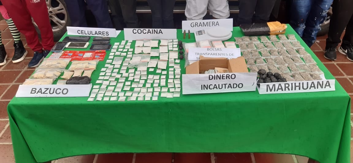 Entre los capturados se encuentran cinco personas de nacionalidad venezolana y ocho de nacionalidad colombiana.