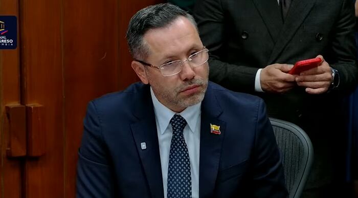 Jaime Andrés Beltrán, ministro de Vivienda, en debate de control político en Comisión VI de Senado