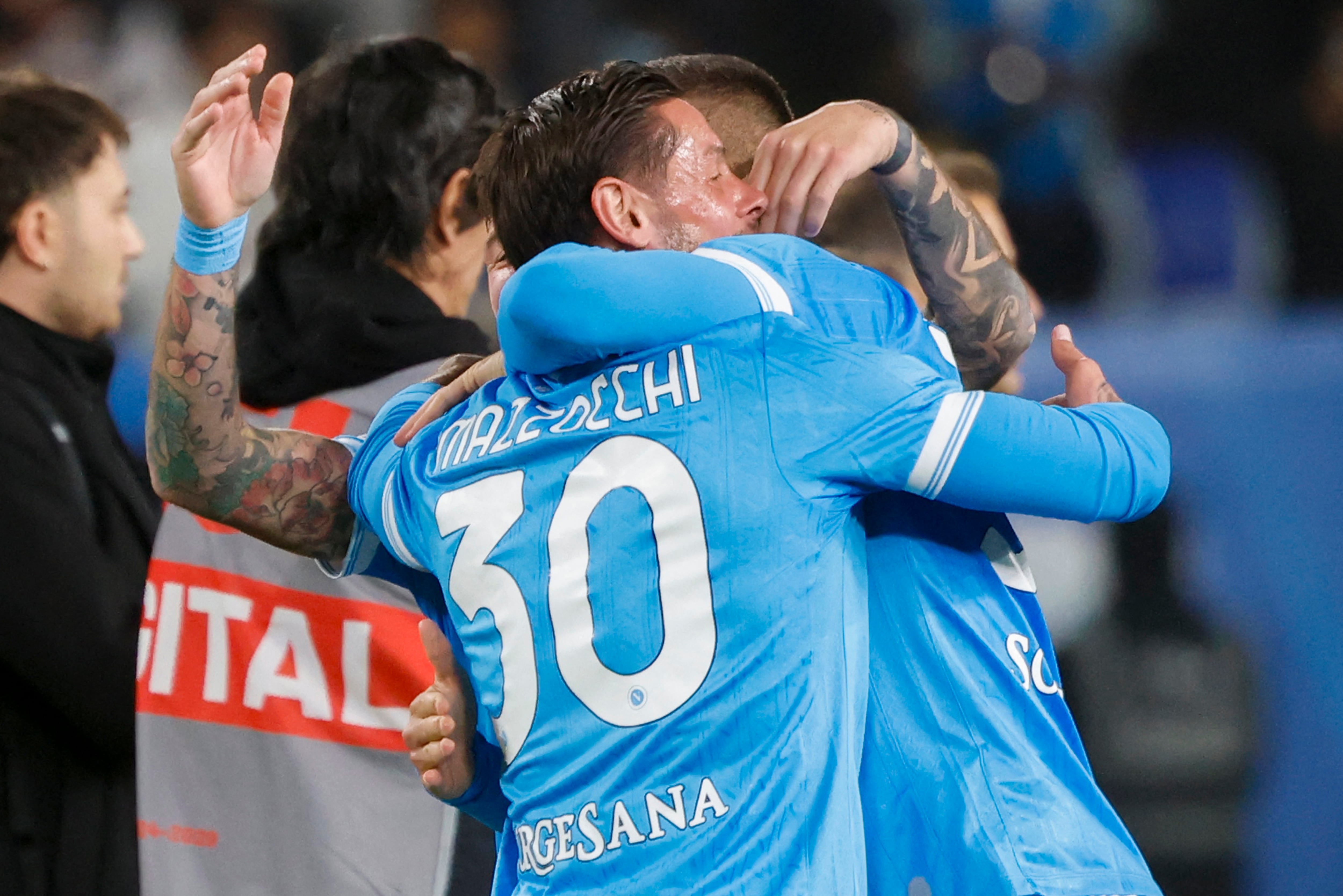 Napoli celebra la Supercopa de Italia.