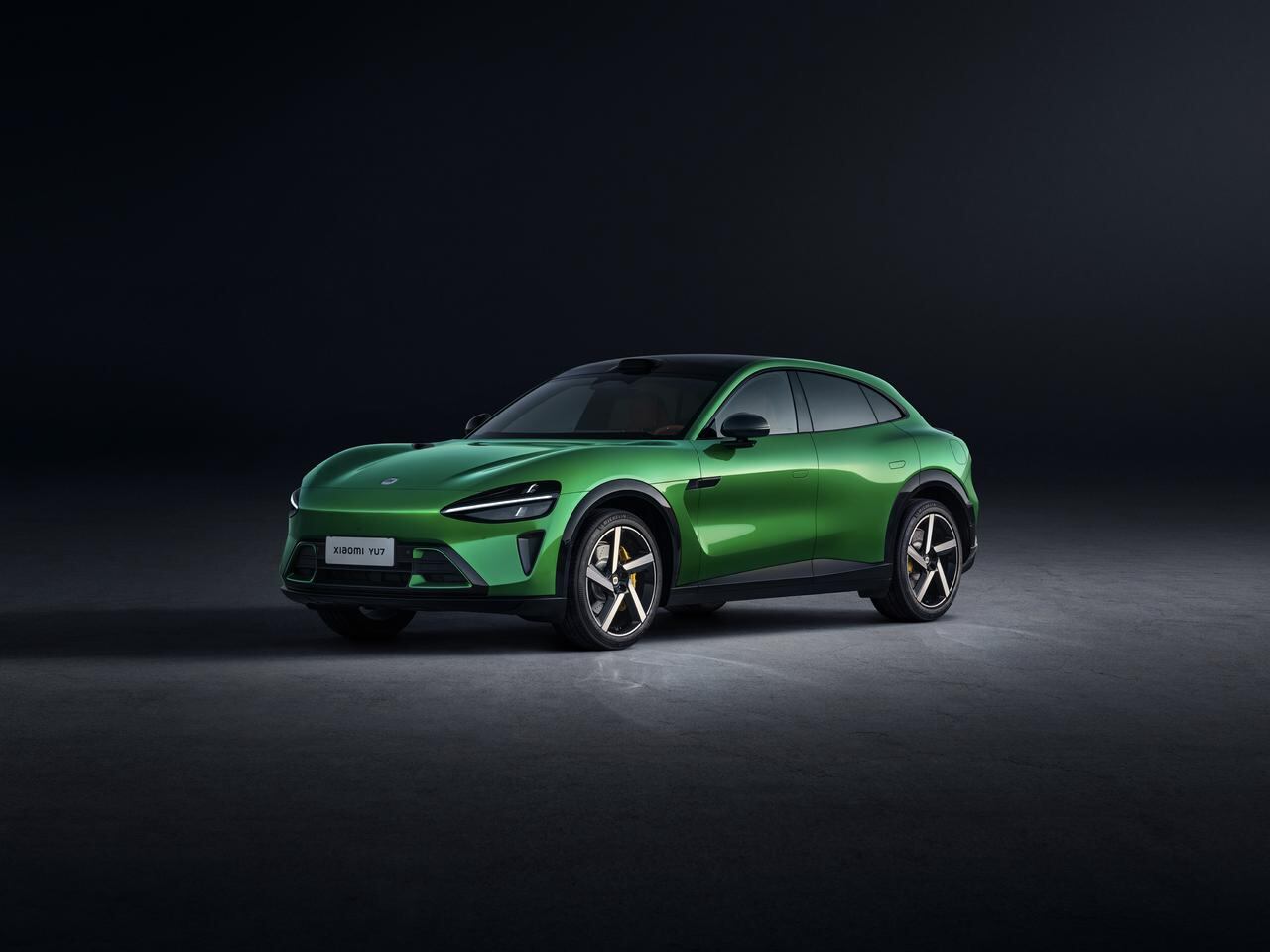 Xiaomi YU7 presentó las versiones Standard, Pro y Max con tres acabados de pintura inspirados en la naturaleza, cada uno lleno de vida: Emerald Green, inspirado en las esmeraldas colombianas