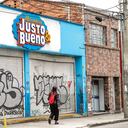 En la fecha en la que apenas se anunciaba la reorganización, la cadena de tiendas tenía 6.000 empleados. Al final quedaron 3.200 de ellos activos.