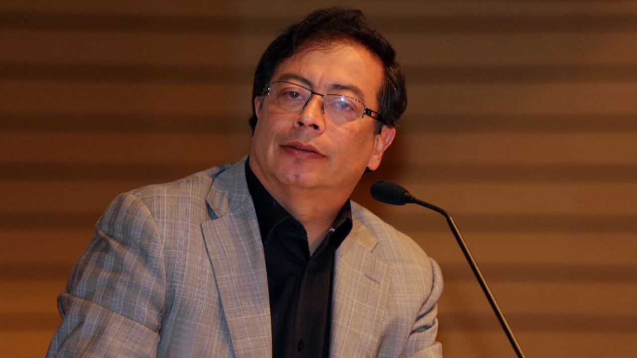 Este 26 de septiembre de 2014, el alcalde Gustavo Petro recibió un correo donde lo amenazaban a él y a su gabinete.