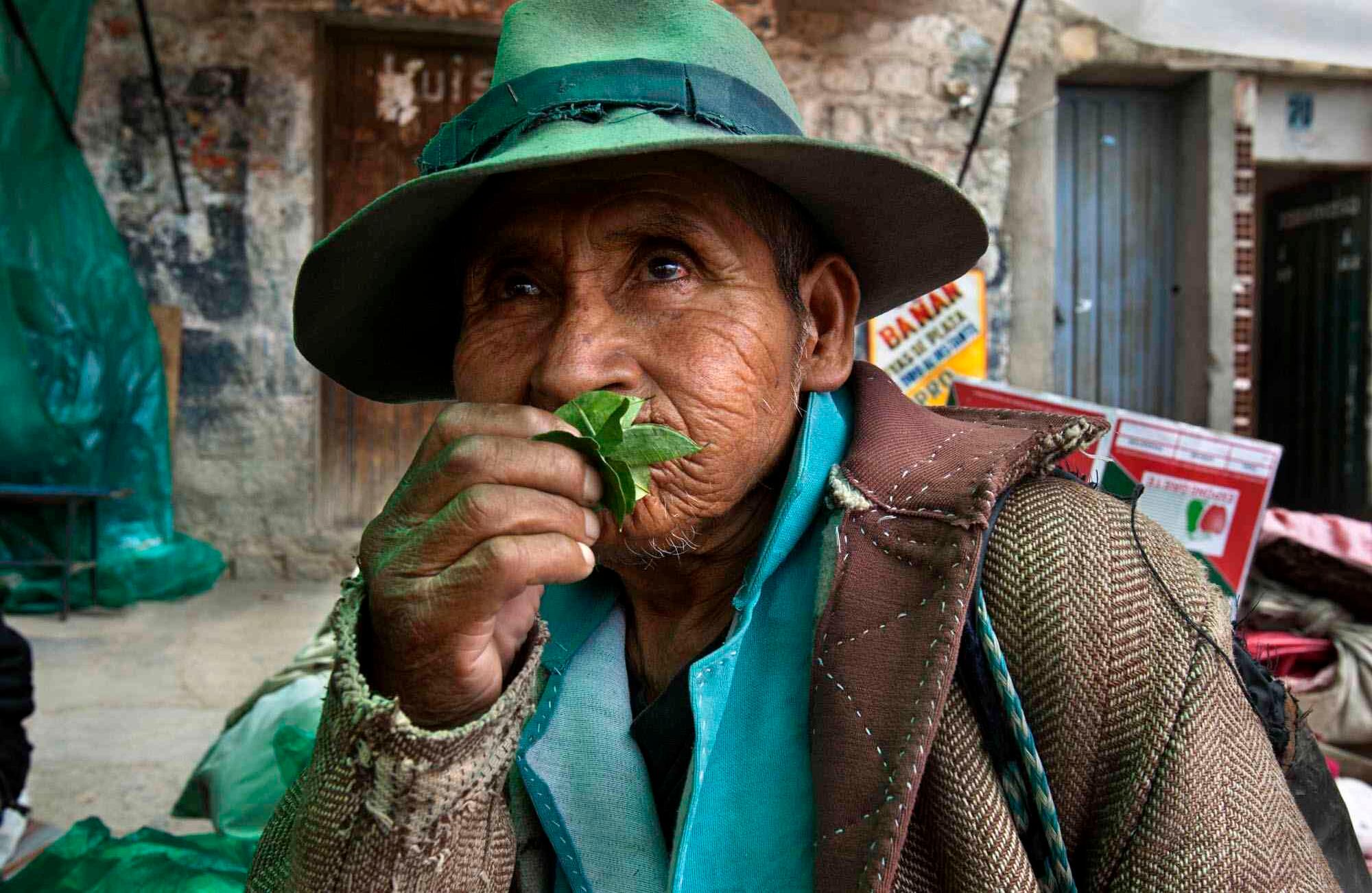 El fotógrafo chileno Carlos Villalón lleva más de diez años recorriendo las problemática y contradictoria ruta de la coca en América. Foto: Carlos Villalón.