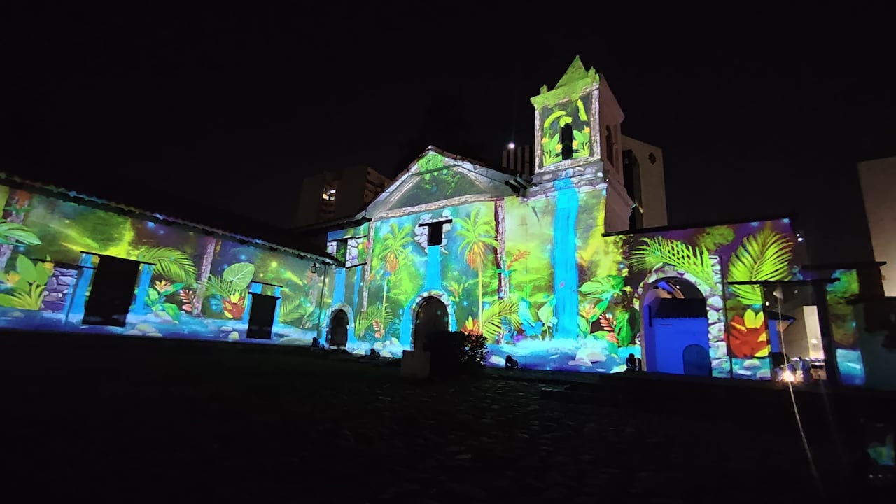 Los murales son interactivos, y permiten que el público, por me dio de códigos QR vean cómo el mural “cobra vida”.