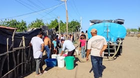 Educación comunitaria y 50.000 litros de agua llegan a La Pista, La Guajira