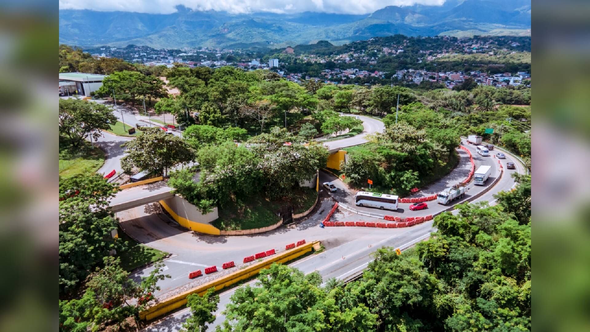 Debido a la fuerte ola invernal, algunos sectores solamente podrán funcionar con paso a un carril.