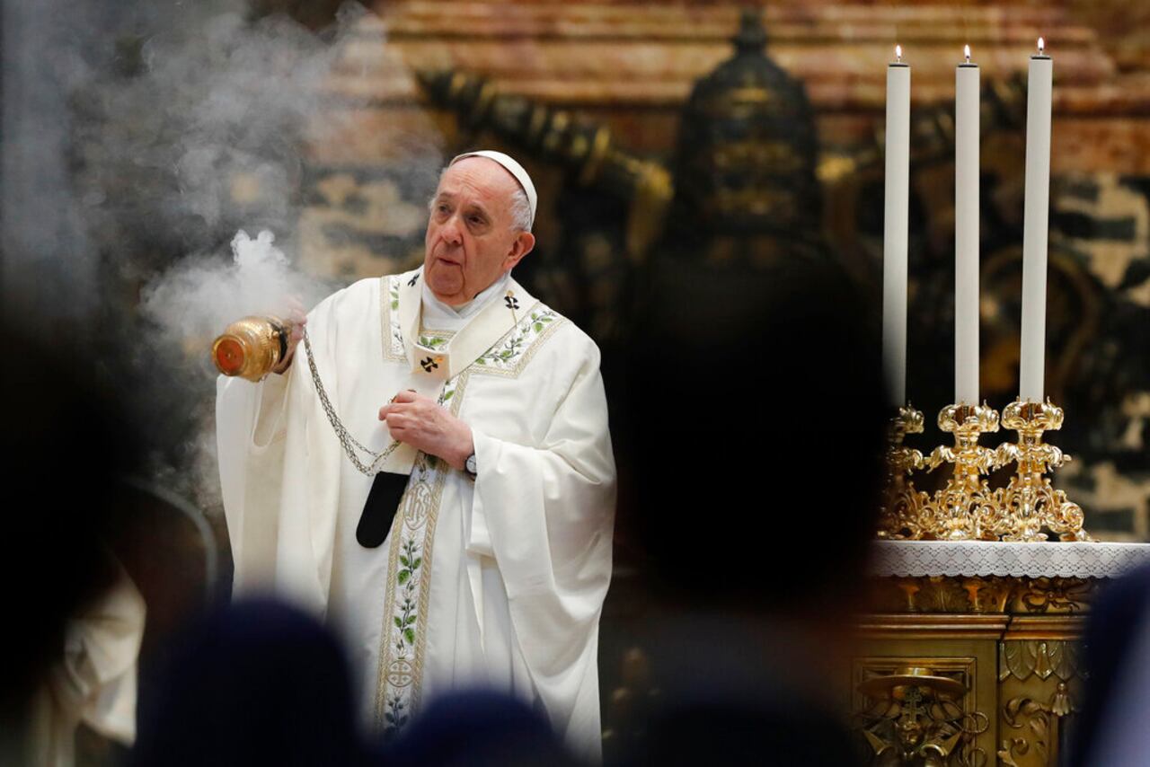 El papa pedirá a la Virgen Desatanudos que deshaga los “nudos” de la pandemia