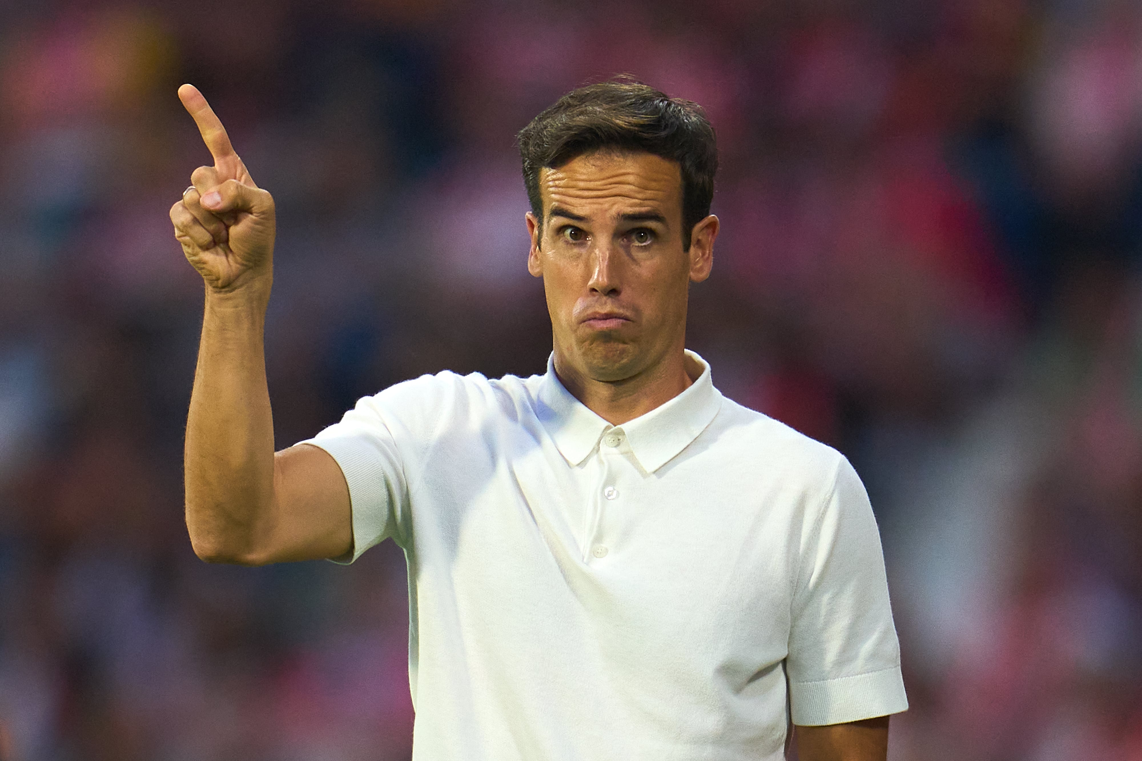 GIRONA, SPAIN - SEPTEMBER 25: Inigo Perez, manager of Rayo Vallecano reacts during the LaLiga match between Girona FC and Rayo Vallecano at Montilivi Stadium on September 25, 2024 in Girona, Spain. (Photo by Aitor Alcalde Colomer/Getty Images)