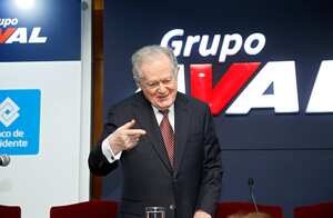 Luis Carlos Sarmiento Angulo
Grupo Aval Acciones y Valores S.A. convoca a los señores Accionistas titulares de
acciones ordinarias a la reunión extraordinaria de la Asamblea General de Accionistas
mayo 2 2016
foto Guillermo Torres Revista Semana