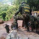 Técnicos en explosivos del Ejército Nacional despejaron la Troncal del Hacha en Florencia.