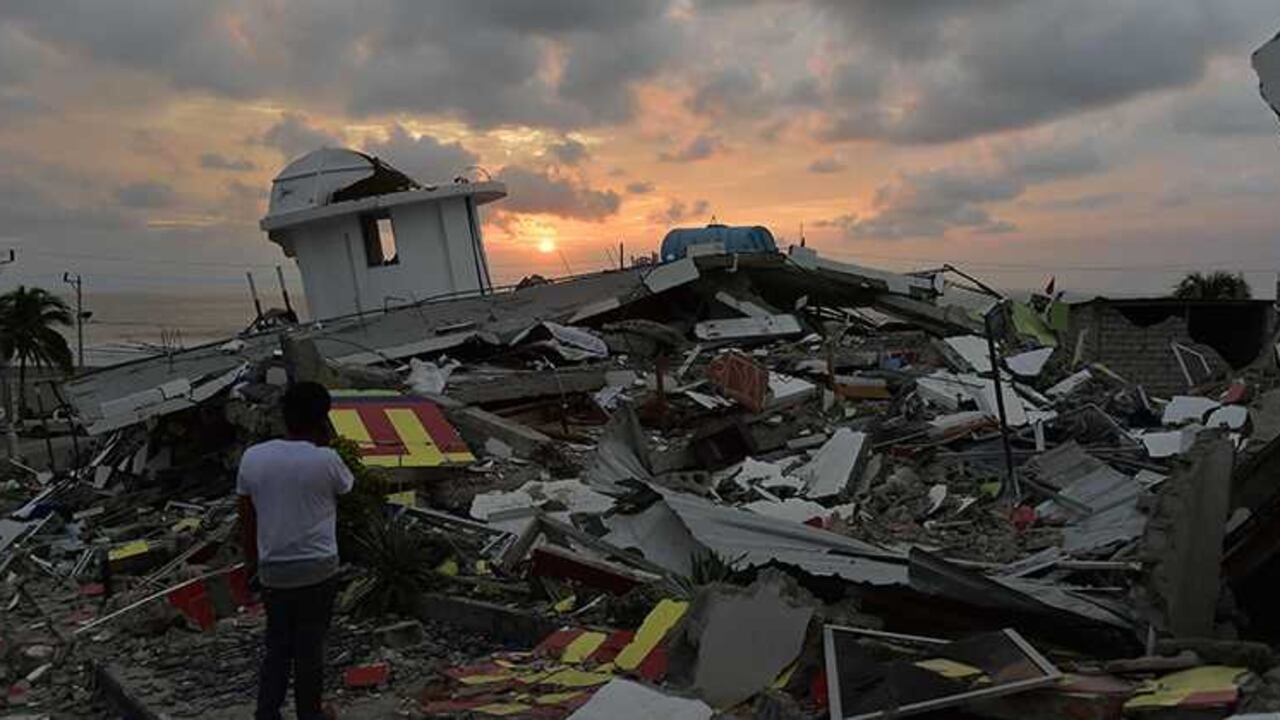 Pedernales tras el sismo de 7,8 que sacudió Ecuador.