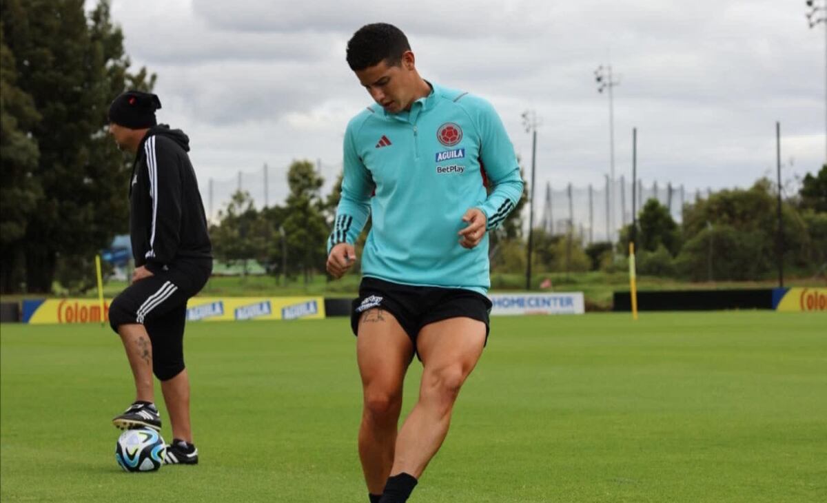 James Rodríguez se entrenó en Bogotá.