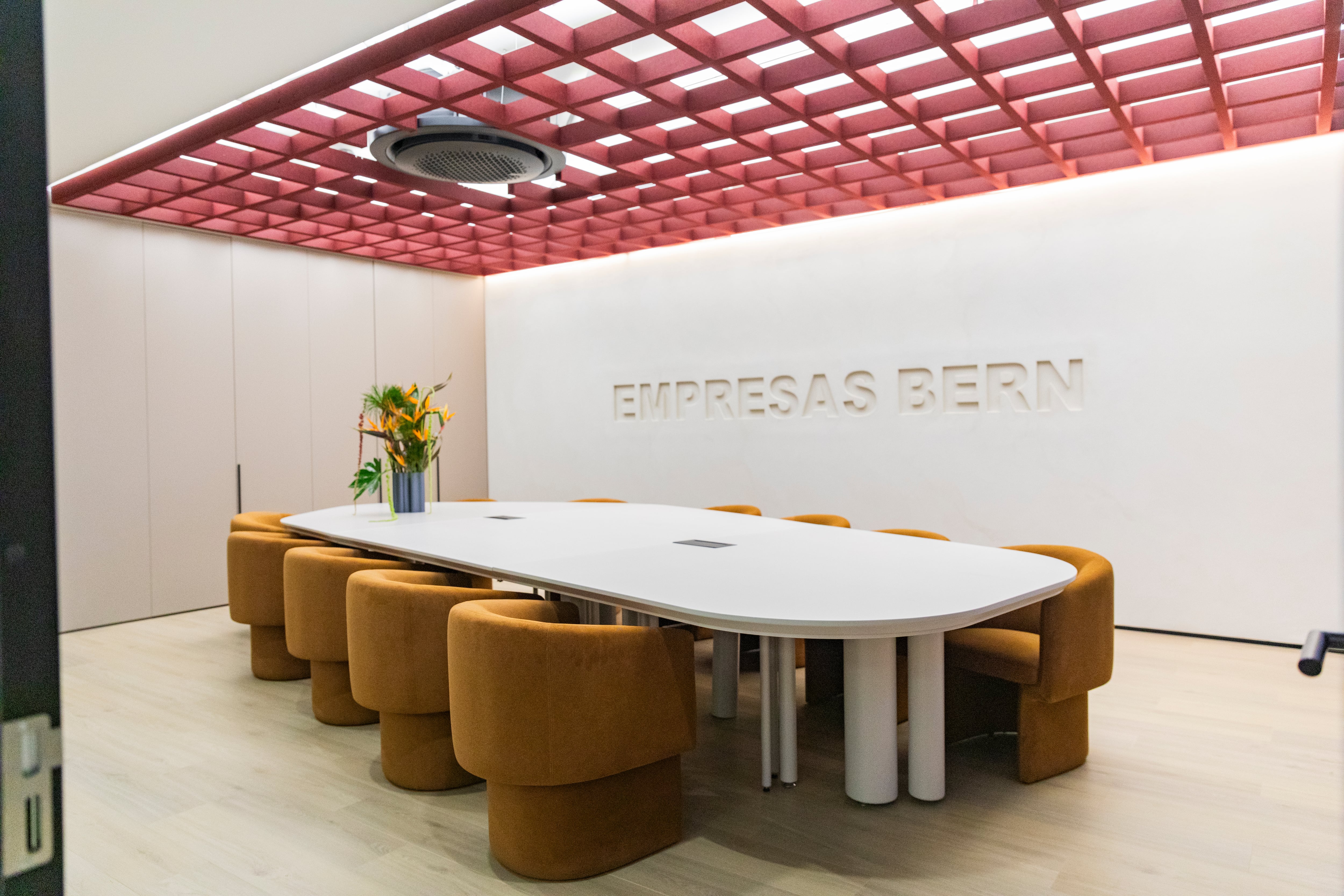 Dentro de la estrategia internacional de Empresas Bern, Colombia representa un mercado relevante, respaldado por una red de aliados y brokers con relaciones comerciales de largo plazo.