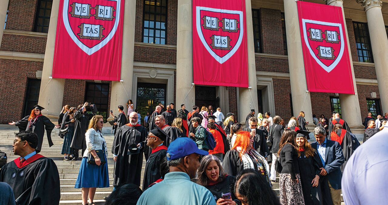 Harvard reúne muchos elementos que Trump detesta. El presidente la describe como una “institución antisemita de extrema izquierda”.