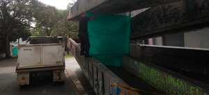 El grupo operativo de la Secretaría de Infraestructura, se comprometió a realizar el respectivo mantenimiento al puente ubicado en la calle 5 de Cali.