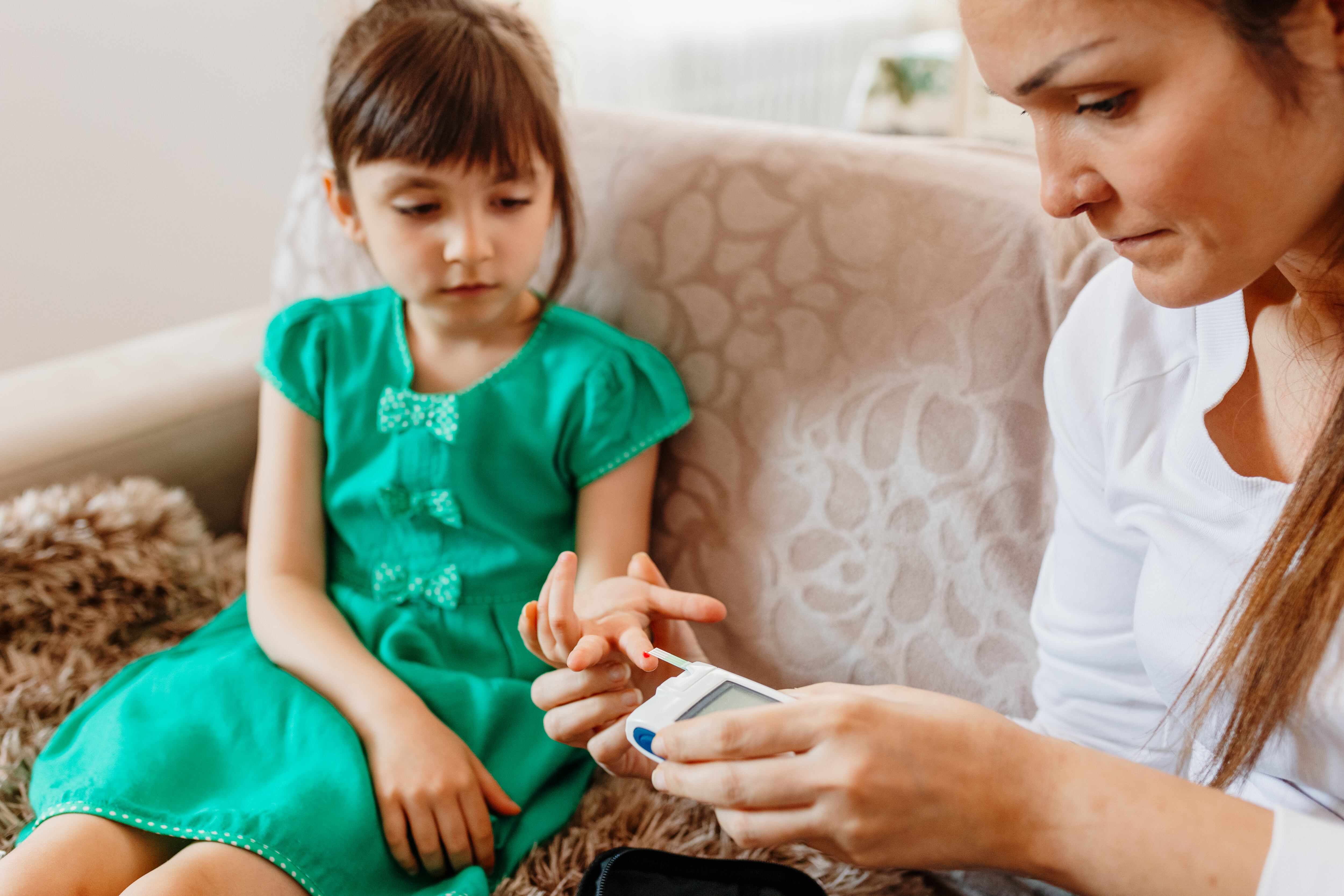 Hacer ejercicio, dormir bien y tener un plan alimenticio equilibrado hacen parte de los hábitos que regulan el azúcar alta en la sangre.