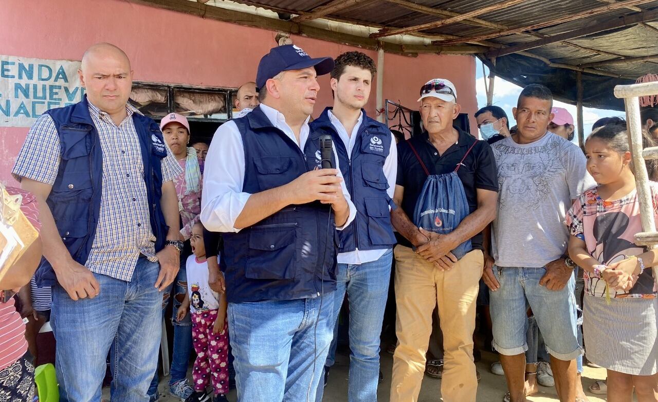 El defensor escuchó información de la comunidad sobre el fenómeno de la extorsión que padecen hace años.