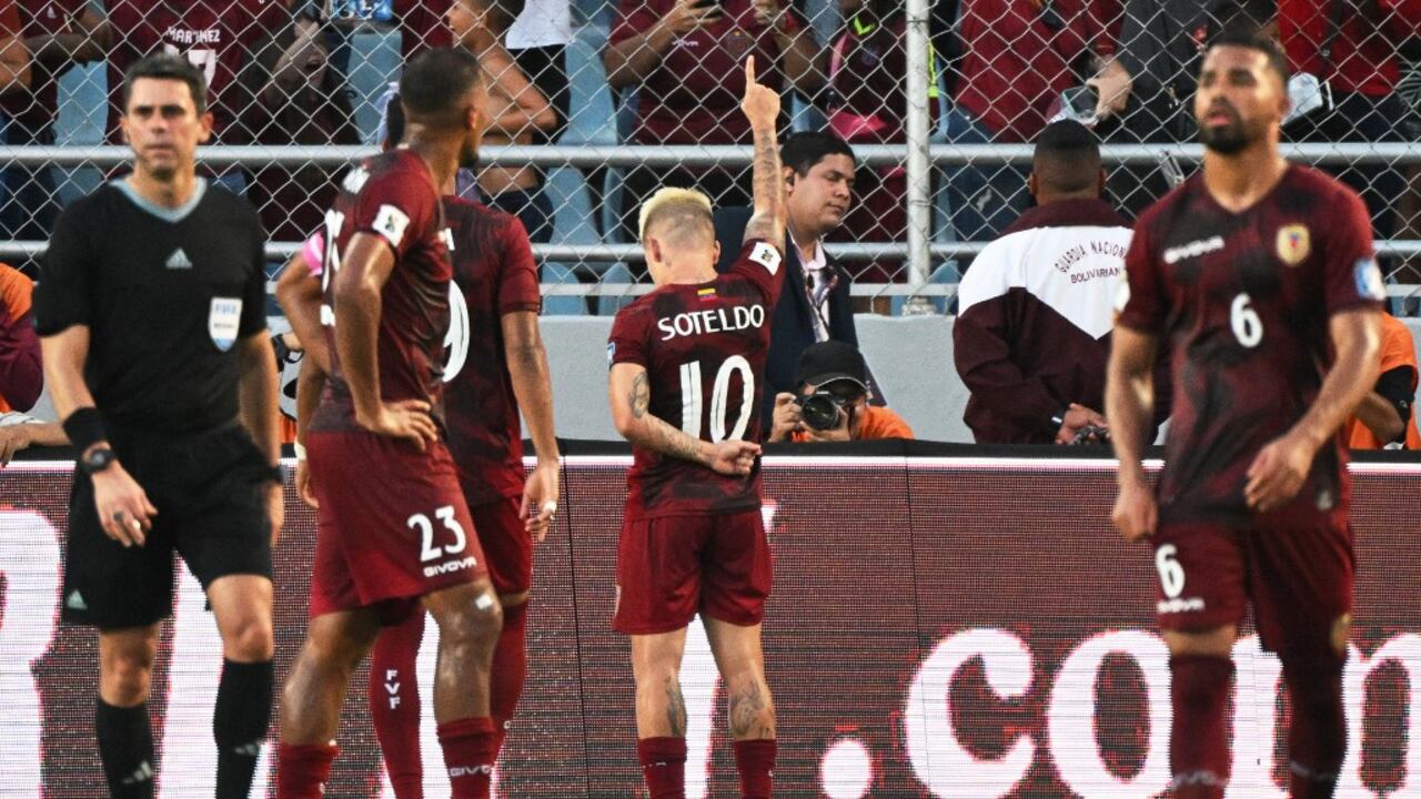 Venezuela goleó a Chile en Eliminatorias Sudamericanas