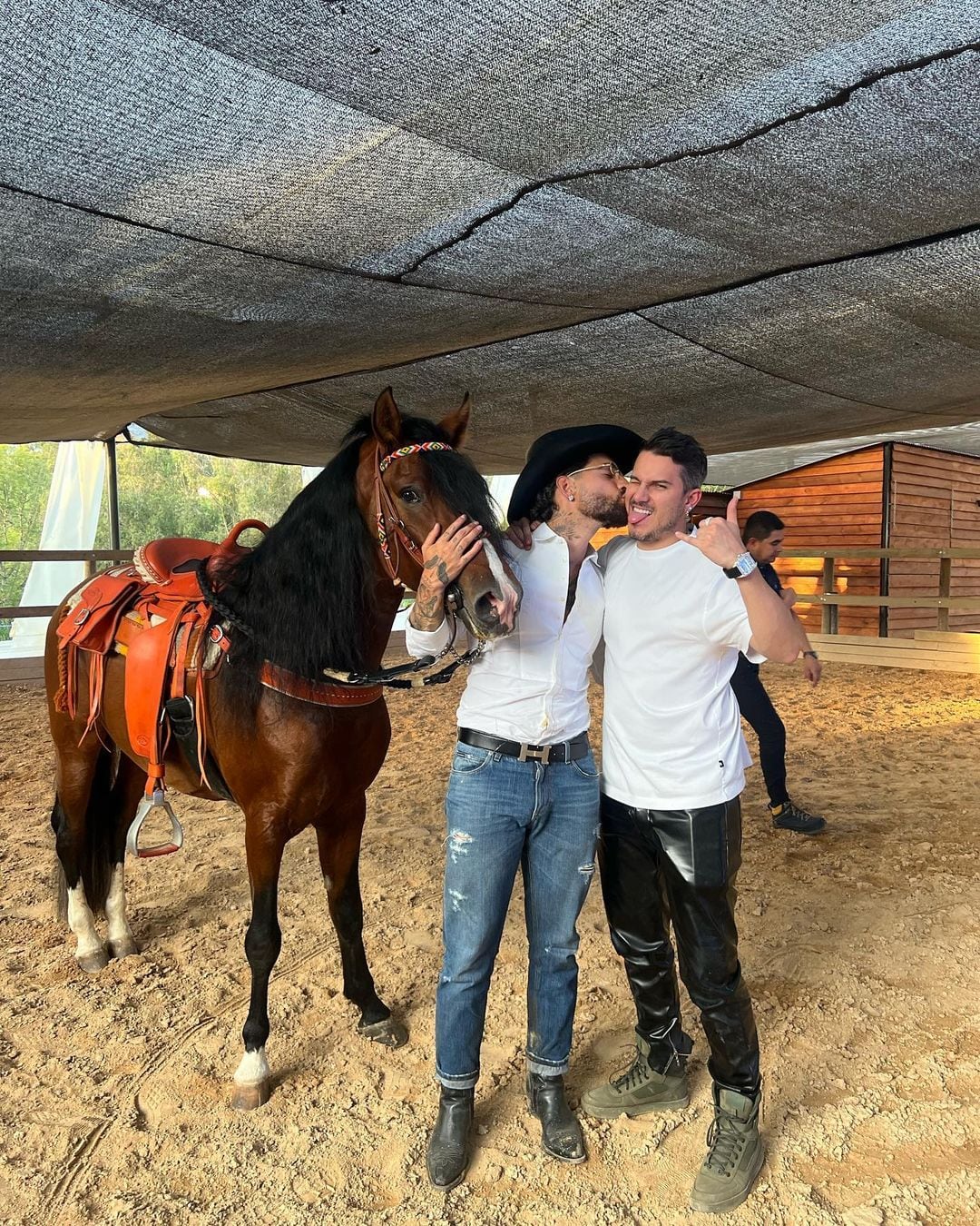 Los dos artistas se demuestran su cariño sin importar en qué dirán. Foto: Instagram @pipebueno.