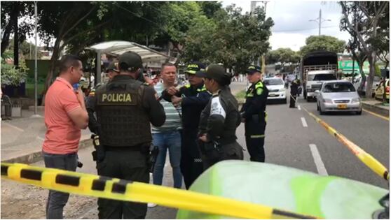 Uniformados redujeron al agresor de un disparo.