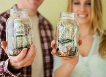 Lo recomendable es hacer un fondo común o familiar, sin discutir porcentajes. 