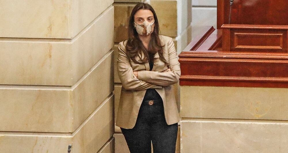 La exministra TIC también recibió fuertes críticas de quien se creía sería un aliado en su gestión: el exvicepresidente Germán Vargas Lleras, dada su cercanía en el pasado con los Char.