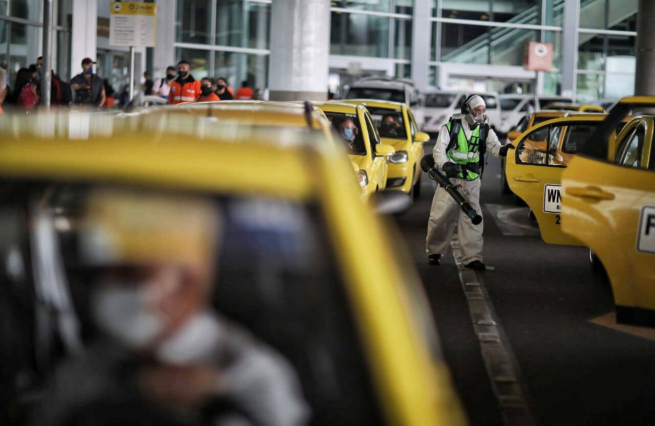 Por su parte, en Bogotá el registro es de 18.179 casos de la covid-19, cuyas localidades más afectadas continúan siendo Kennedy (4.659), Bosa (1.821), Suba (1.641), Engativá (1.319) y Ciudad Bolívar (1.318). Esteban Vega/SEMANA