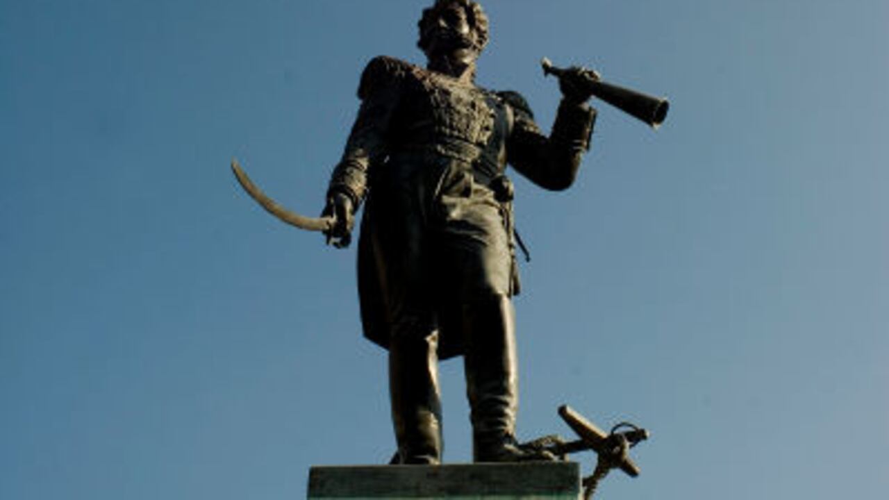 El 'primer jefe' de La Guajira fue el almirante José Prudencio Padilla, a quien consideran el libertador. Por eso la plaza mayor de Riohacha lleva su nombre, y no el de Bolívar. Hoy los nuevos jefes, los políticos, se disputan la gobernación.