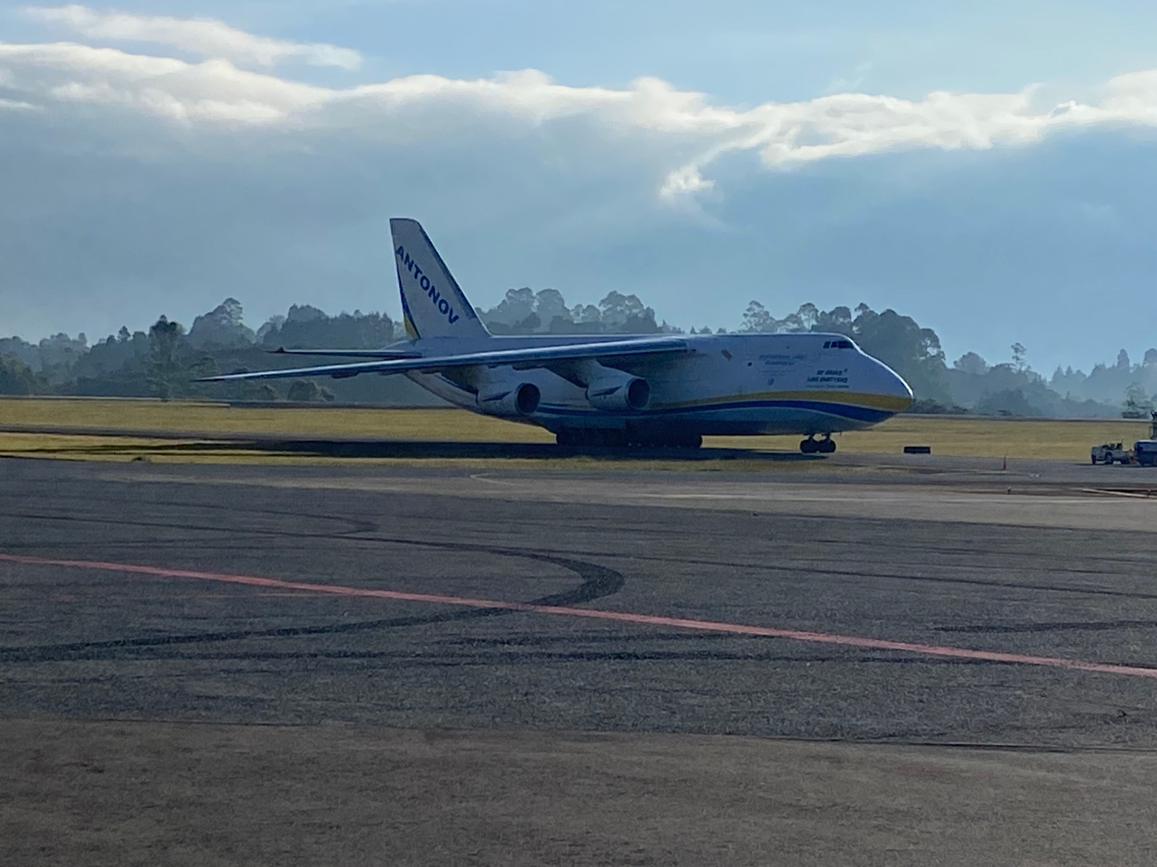 El avión Antonov-124 es considerado uno de los aviones más grandes del mundo
