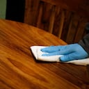 El vinagre puede ser un buen aliado de la limpieza de losmuebles de madera.