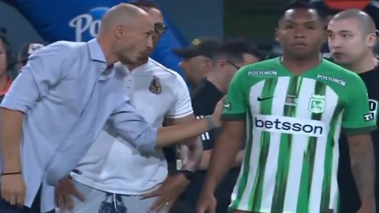 El entrenador tuvo un cruce picante con el delantero de Nacional.