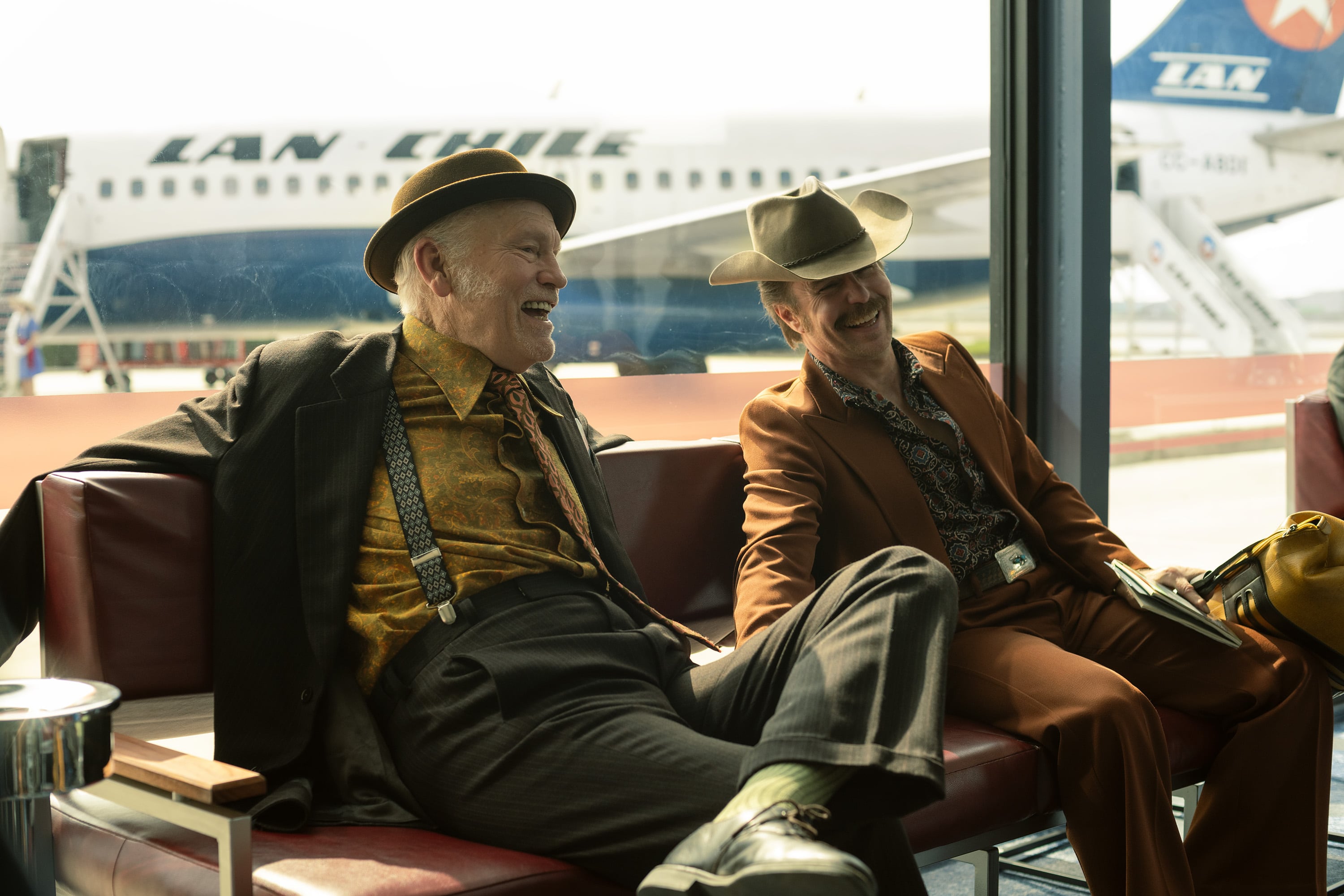 John Malkovich y Sam Rockwell en 'Salvaje Caballo Nueve'. Foto: Searchlight Pictures/Diego Araya Corvalán, Searchlight Pictures.