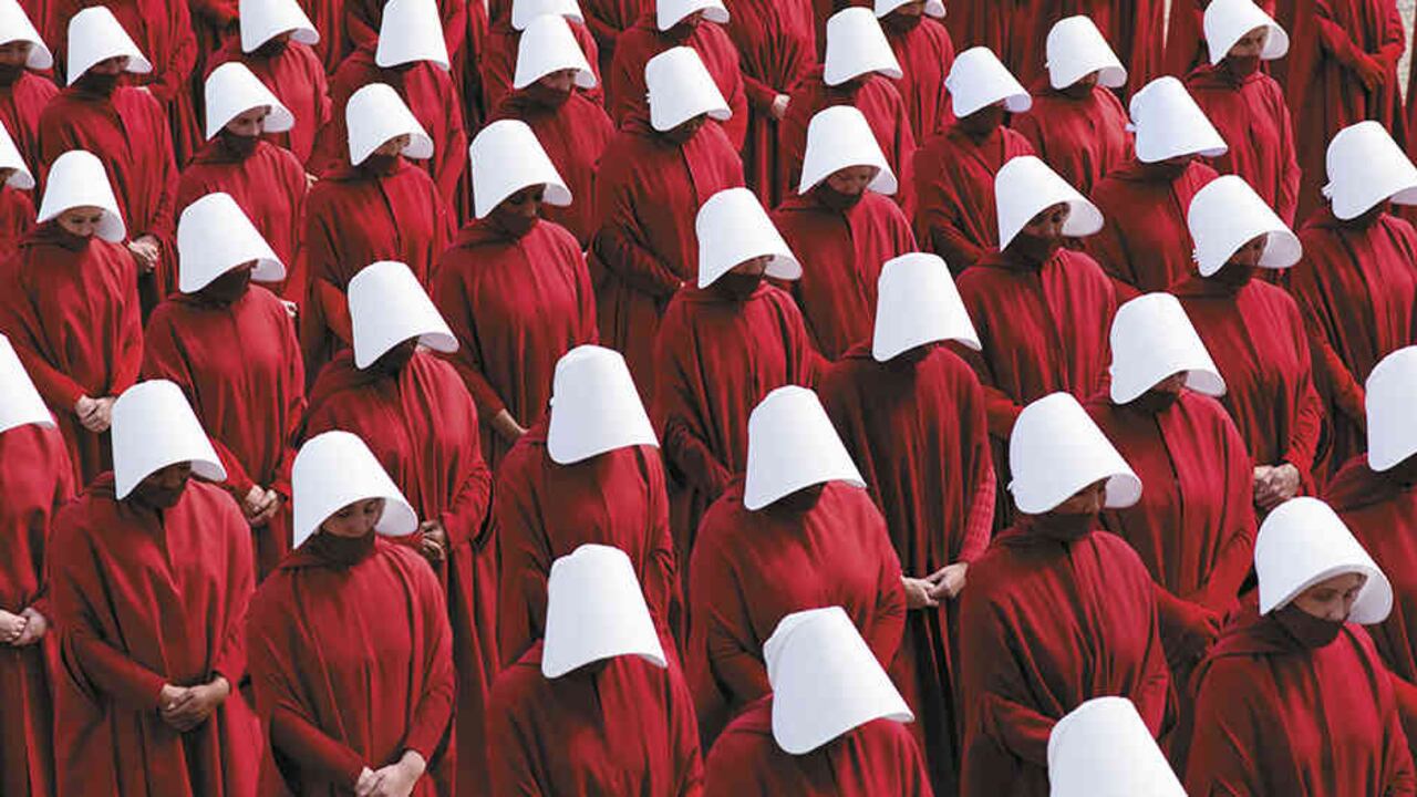 La serie 'El cuento de la criada', basada en la emblemática novela de Margaret Atwood, fue filmada en el National Mall de Washington en febrero de este año. 'Los testamentos' es la secuela de dicha novela.