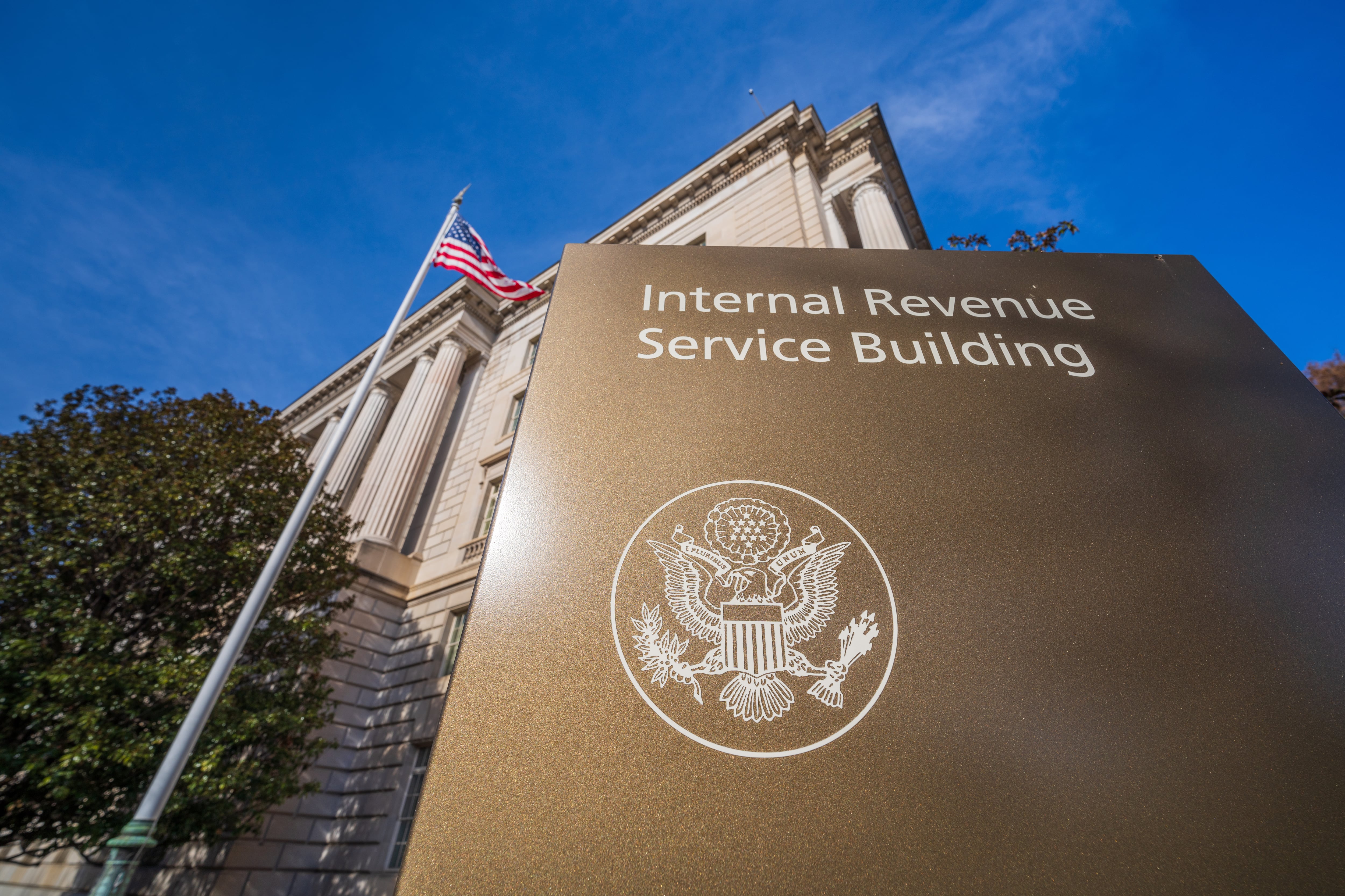 El IRS puede embargar el sueldo de sus deudores
(Photo by J. David Ake/Getty Images)