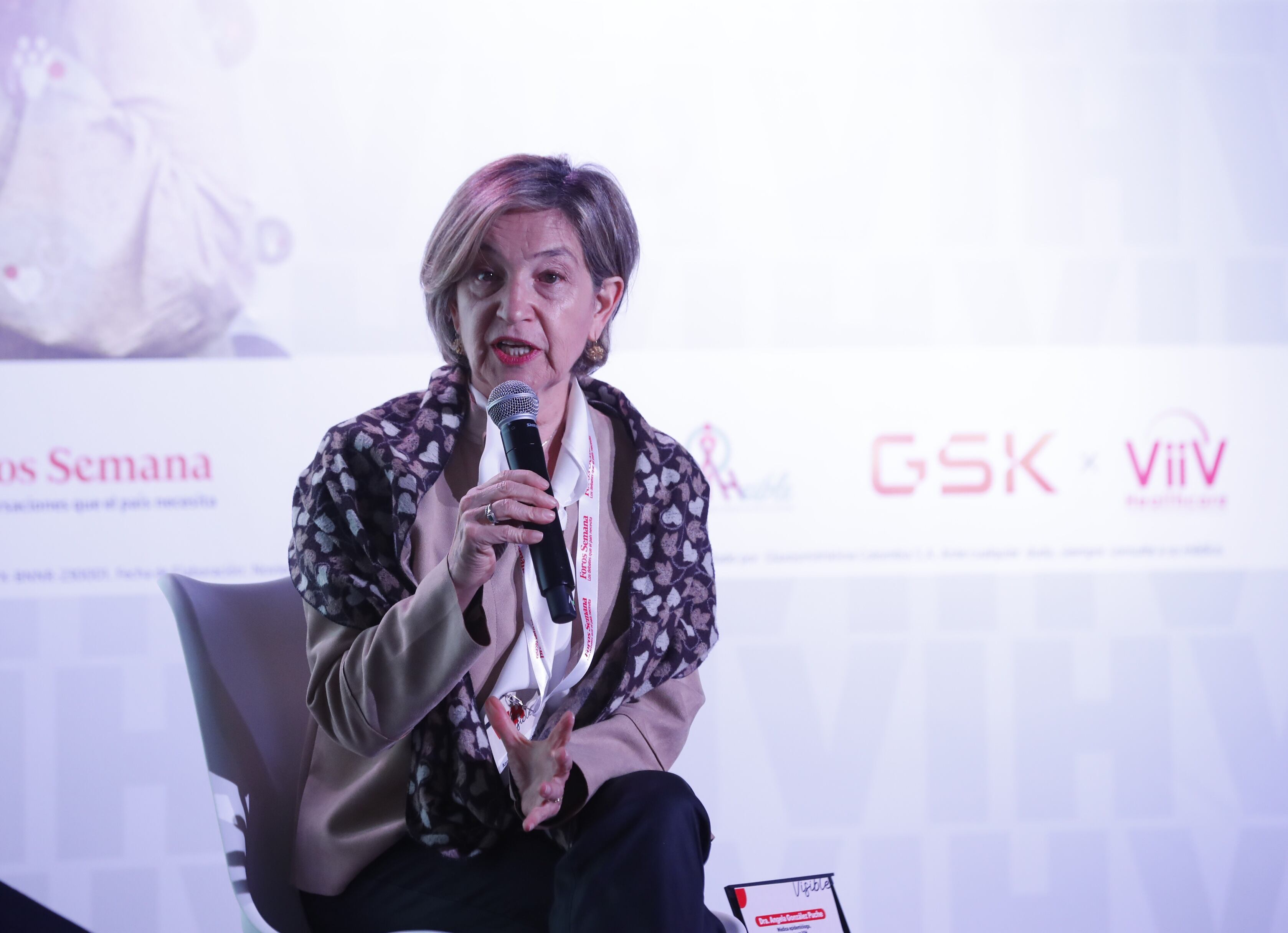 "Tenemos que trabajar por una sociedad mucho más incluyente para que podamos hablar de calidad de vida en las personas con VIH”, afirmó Angela González Puche, médica epidemióloga, experta en VIH.