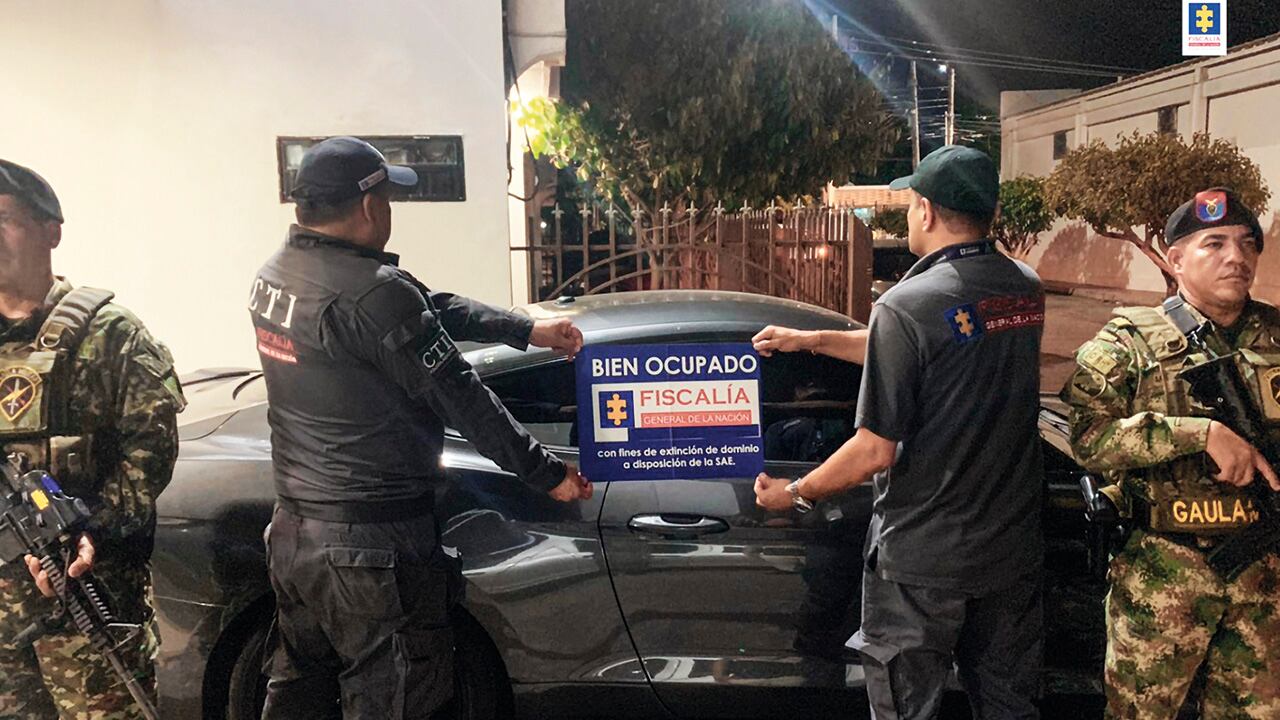 Como las víctimas y sus abogados se mantuvieron en las denuncias, los investigadores buscaron otra ruta para enterarse de los detalles del proceso que corría en su contra.