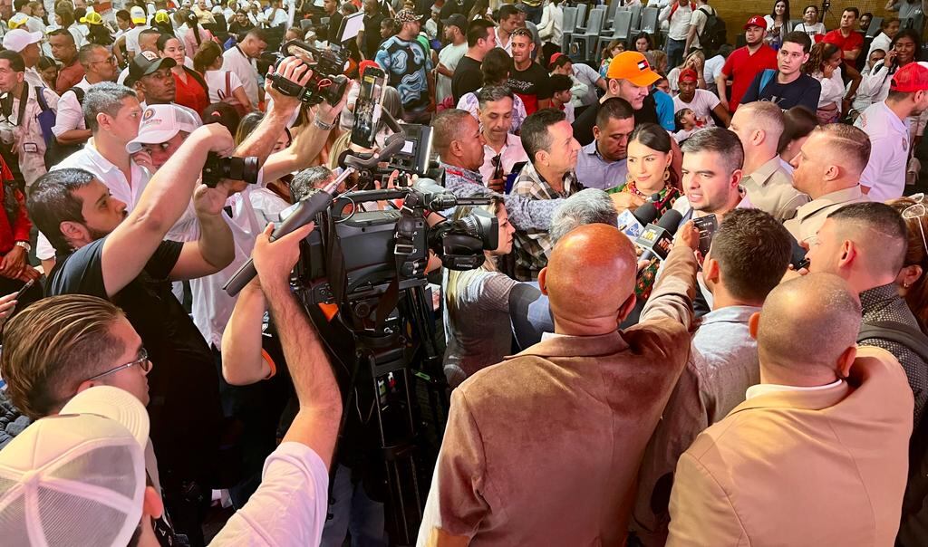 Julián Bedoya recibe respaldo de miles de antioqueños.