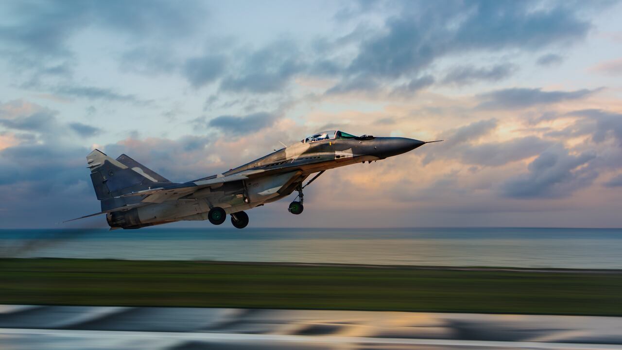Rusia advirtió a los países vecinos de Ucrania del riesgo que supone acoger aviones de guerra ucranianos